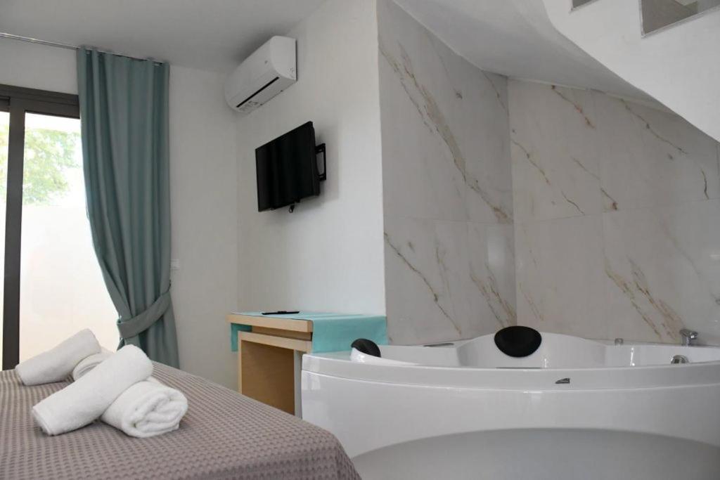 Theano Luxury Suites Nikiti Exterior foto